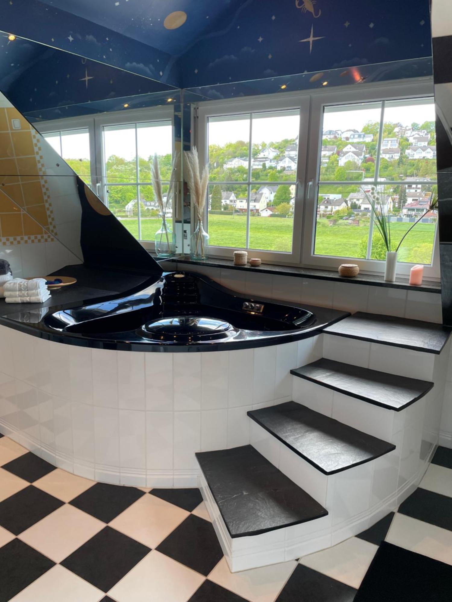 Ferienwohnung Riverside Resort Idyllisch Direkt An Der Lahn 迭斯 外观 照片